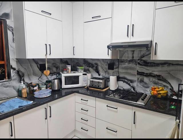 2 BEDROOM APARTMENT FOR SALE IN GLEN MARAIS